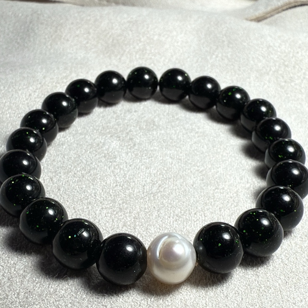 Sophisticated Black and White Beaded Bracelet